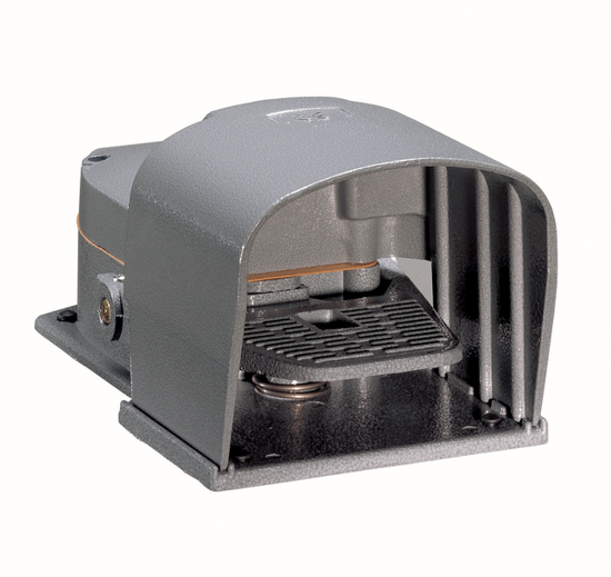 Picture of Interruptor de pedal actuação livre 1NA+1NF ruptura lenta coberto