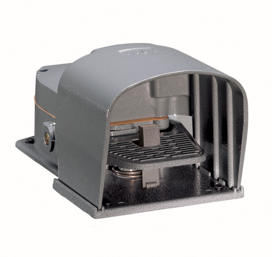 Picture of Interruptor de pedal patilha segurança 1NA+1NF ruptura lenta coberto